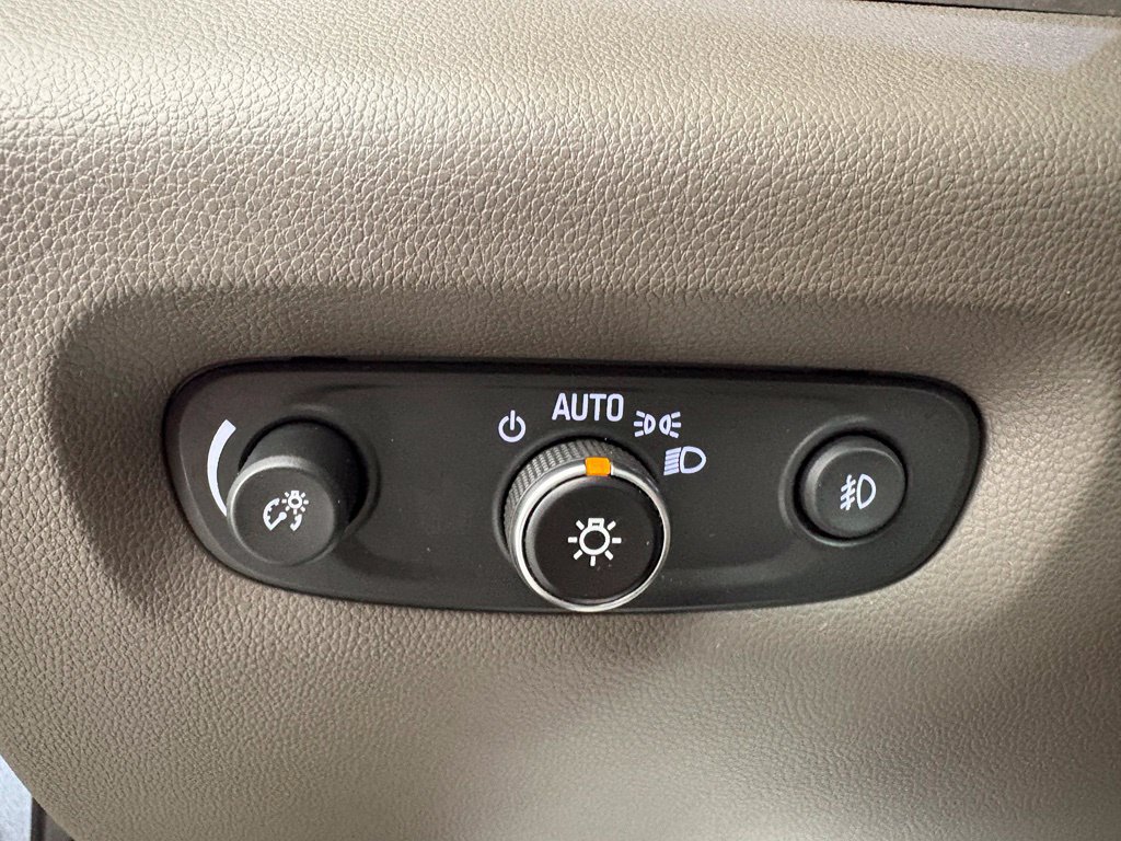 Used 2020 Chevrolet Traverse Premier AWD/4WD image 22