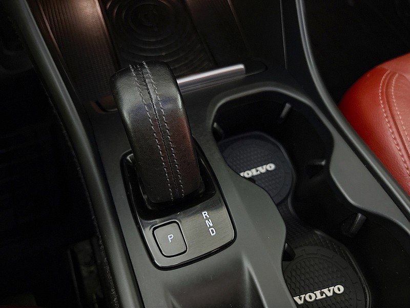 Used 2019 Volvo XC40 T5 Momentum image 18