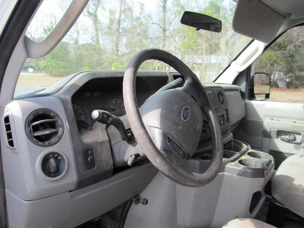 Used 2014 Ford E-250 and Econoline 250 w/ Power Group image 12