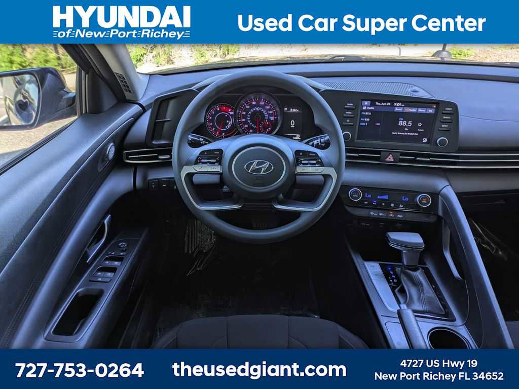 Used 2021 Hyundai Elantra SEL FWD image 15