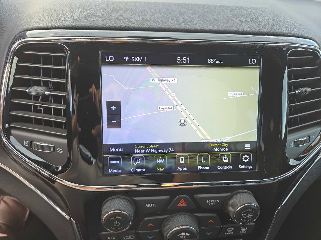 Used 2020 Jeep Grand Cherokee Limited w/ Luxury Group II image 28