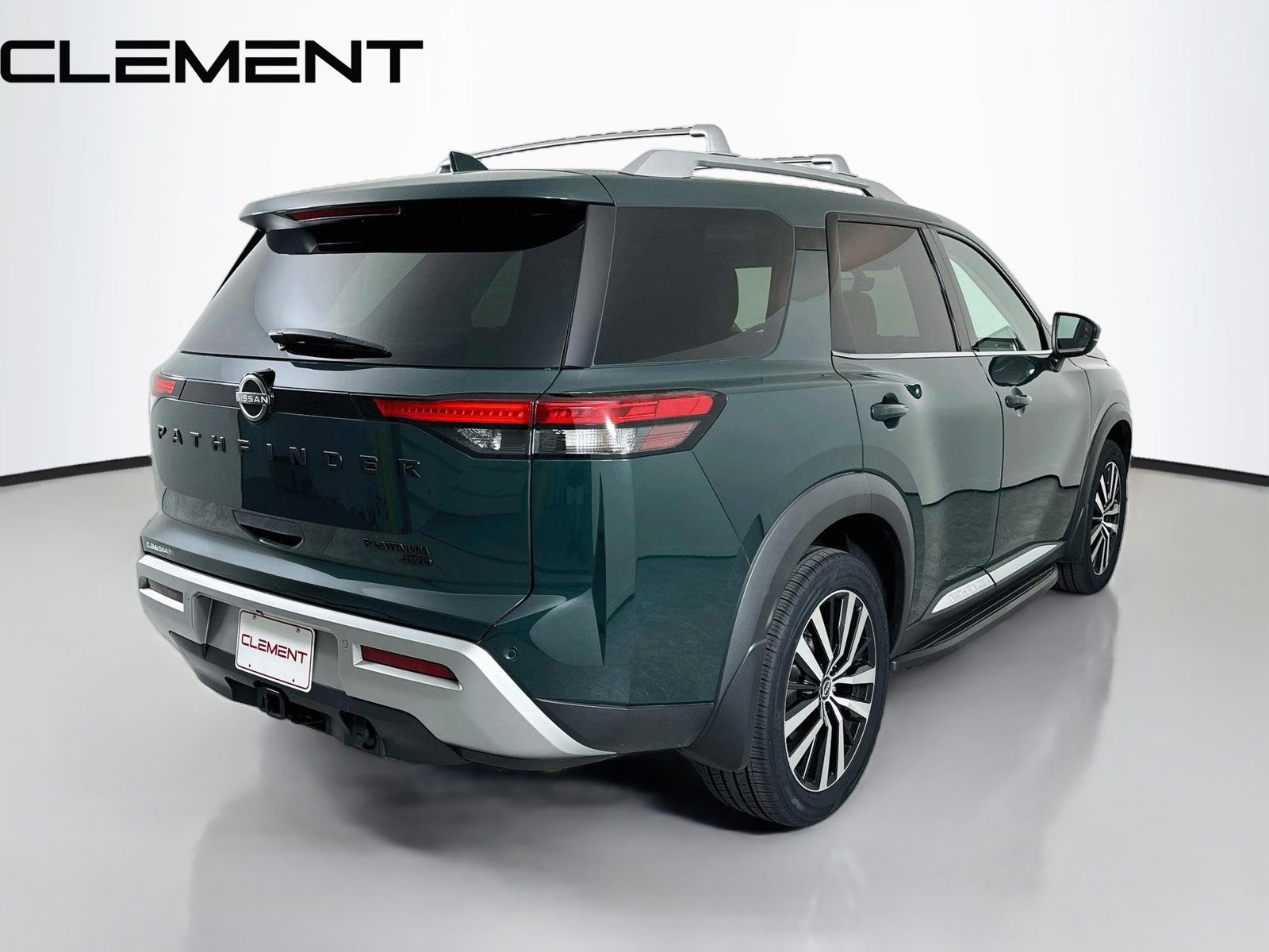 Used 2024 Nissan Pathfinder Platinum w/ Lighting Package (N93) AWD/4WD image 7