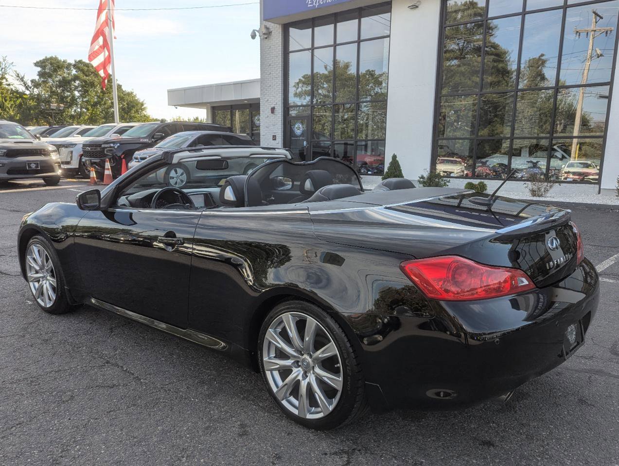 Used 2013 INFINITI G37 Convertible w/ Premium Pkg RWD image 41