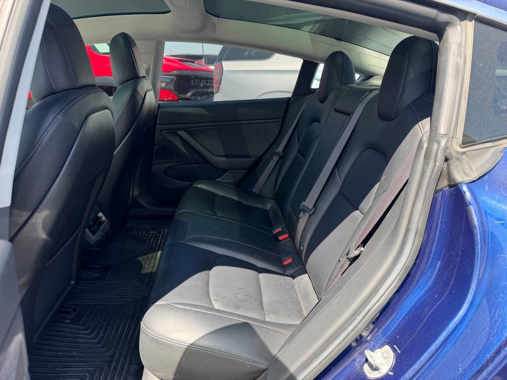 Used 2018 Tesla Model 3 Long Range RWD image 4