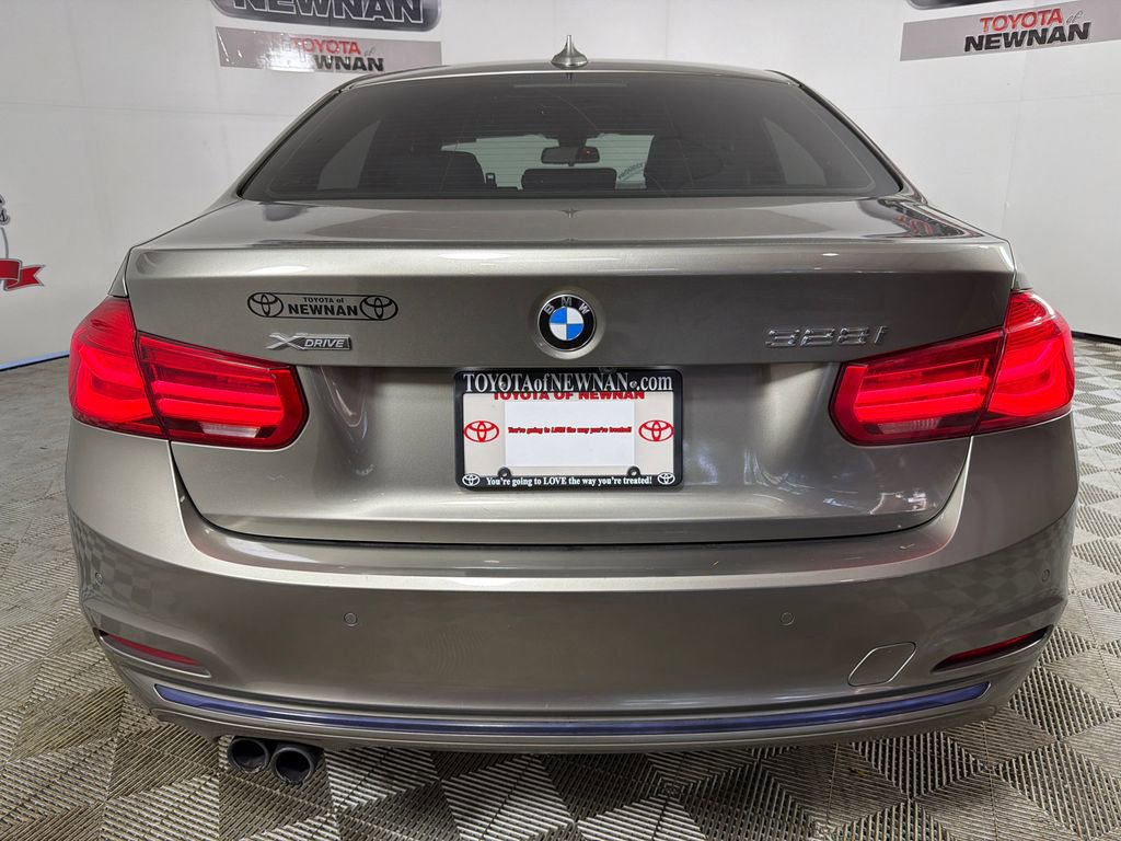 Used 2016 BMW 328i xDrive Sedan AWD/4WD image 6