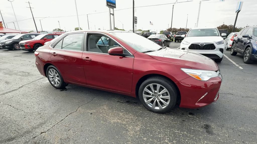 Used 2017 Toyota Camry XLE w/ Moonroof Package FWD image 9