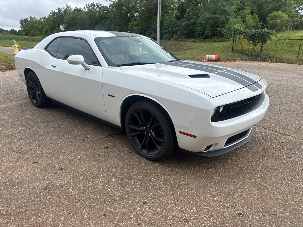 Used 2016 Dodge Challenger R/T w/ Blacktop Package RWD image 2