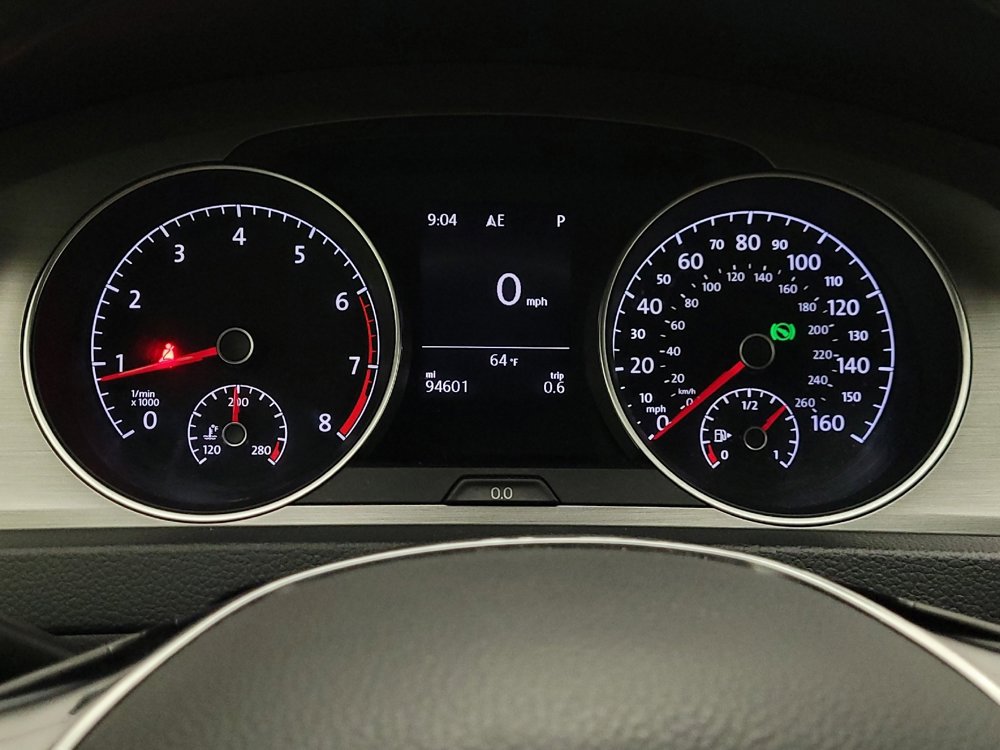 Used 2015 Volkswagen Golf S image 23