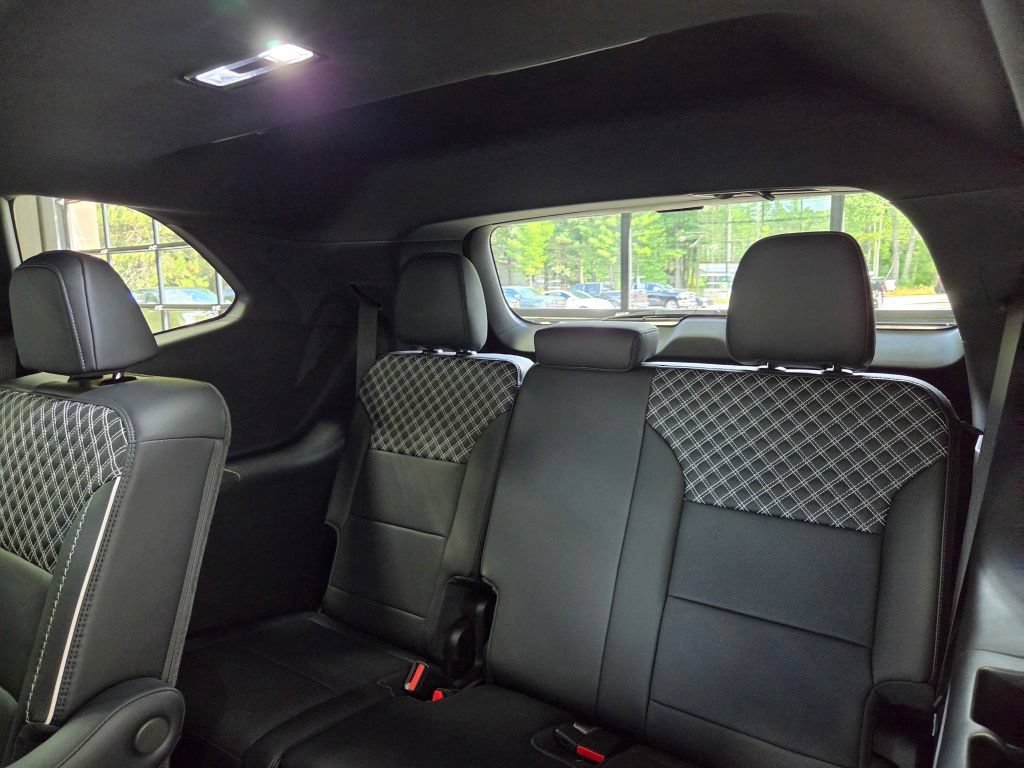 Used 2026 GMC Acadia Denali w/ LPO, Floor Liner Package AWD/4WD image 21