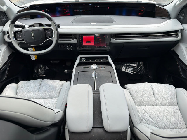 New 2027 Lincoln Navigator Black Label w/ Black Label Special Edition AWD/4WD image 25