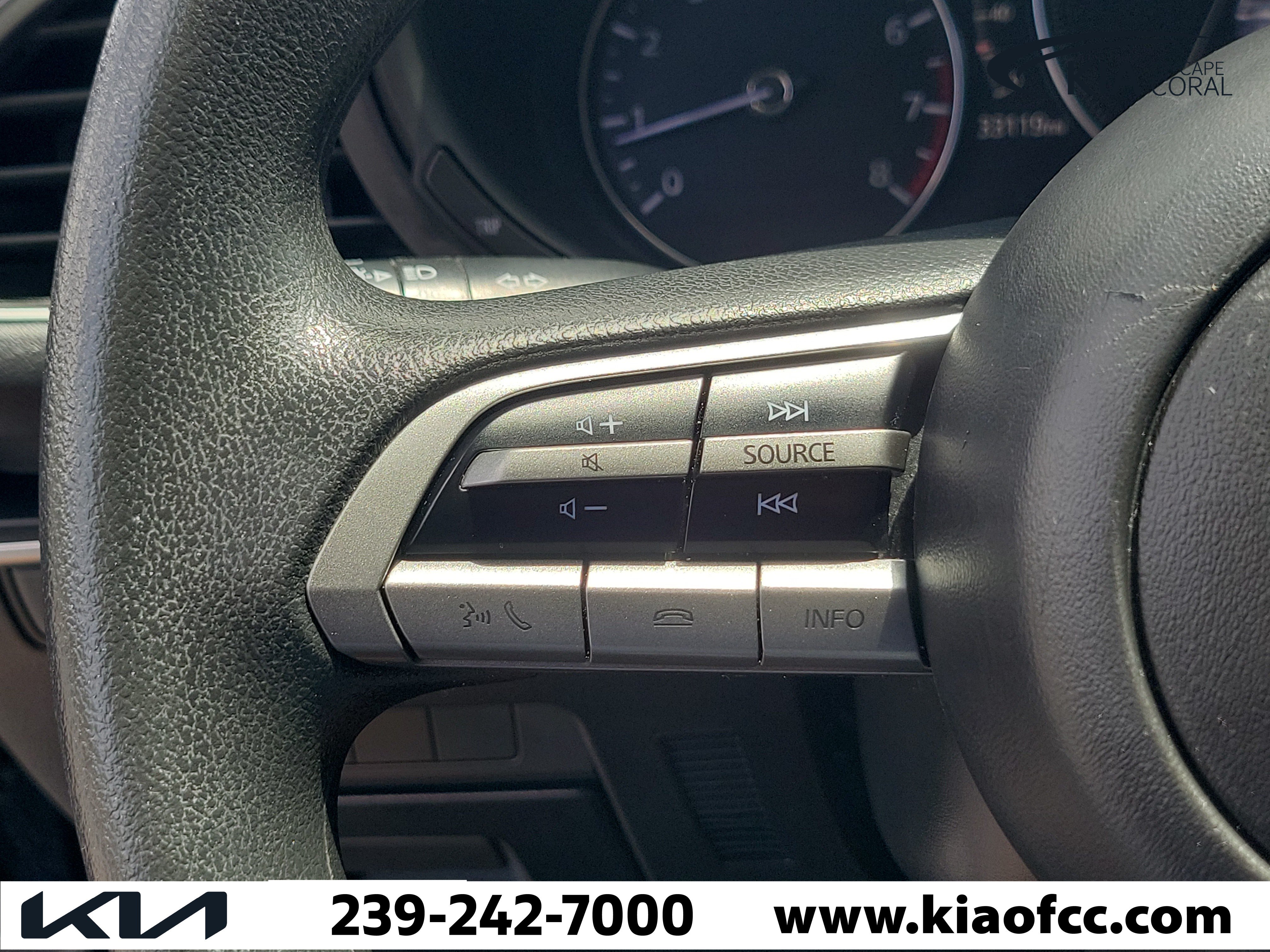 Used 2020 MAZDA MAZDA3 Sedan FWD image 22