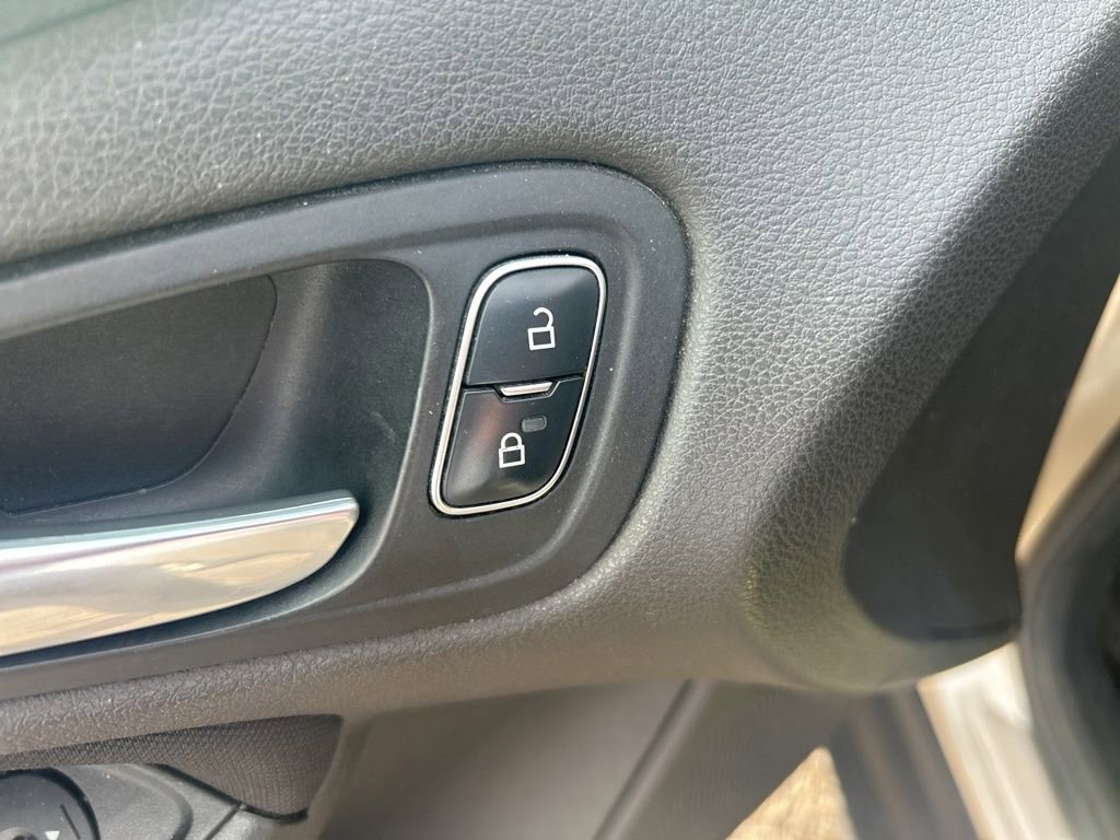 Used 2017 Ford Focus SE FWD image 12