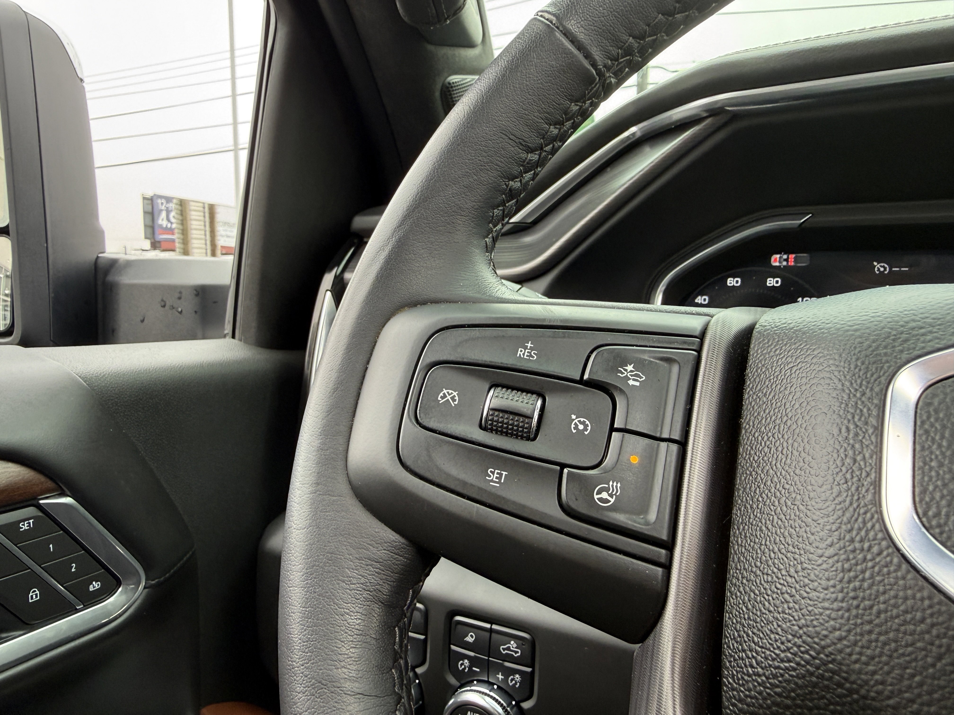 Used 2025 GMC Sierra 2500 Denali Ultimate image 17