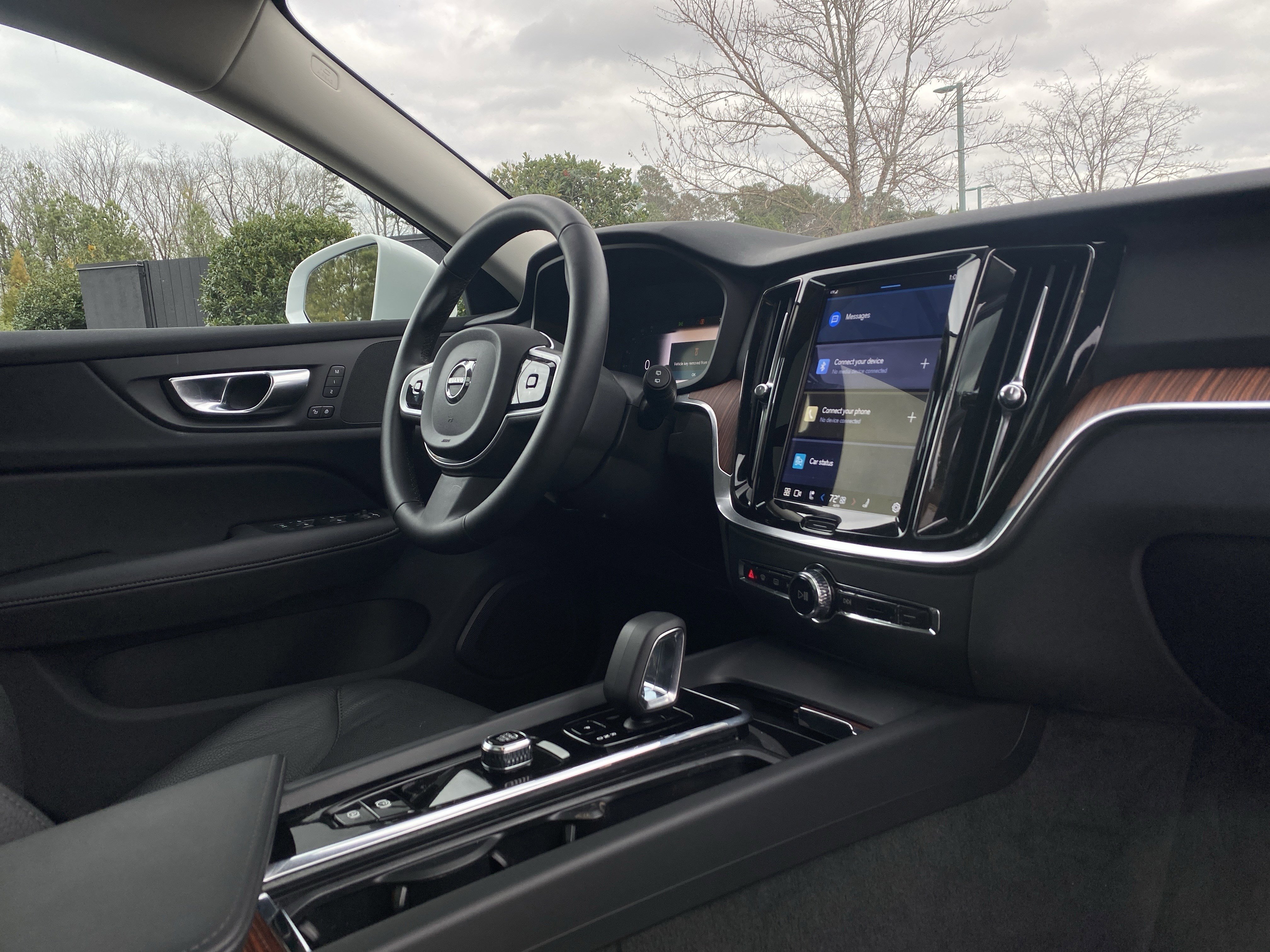 Used 2025 Volvo V60 B5 Cross Country Plus image 6