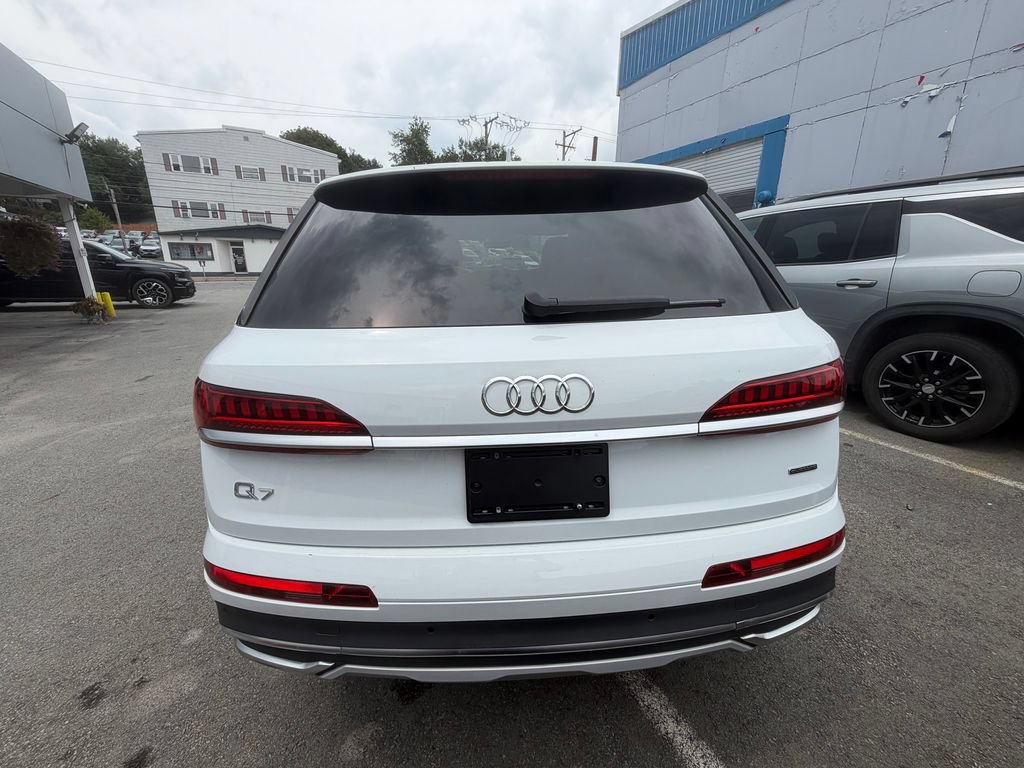 Used 2023 Audi Q7 3.0T Premium w/ Convenience Package AWD/4WD image 26