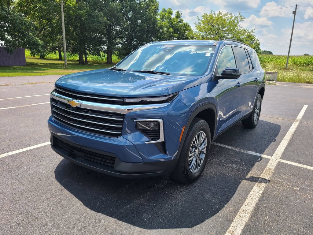 Used 2024 Chevrolet Traverse LT FWD image 7