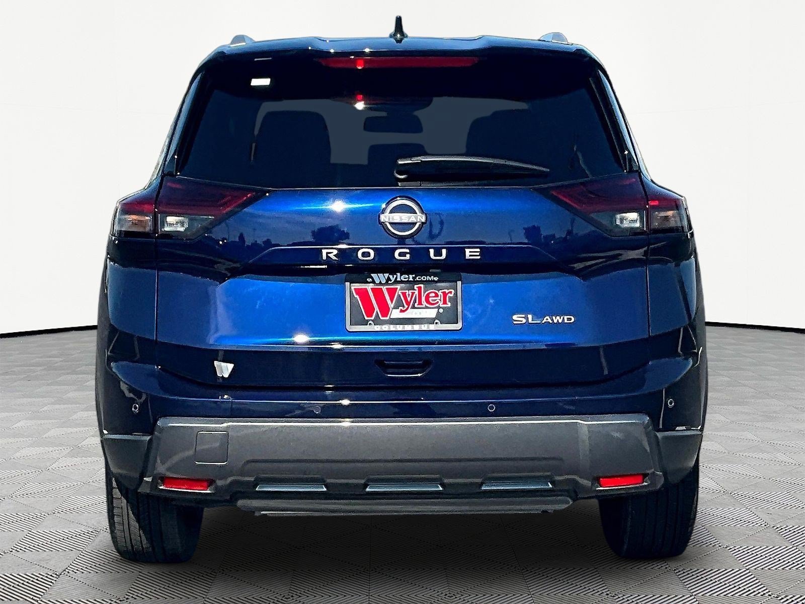 Used 2026 Nissan Rogue SL AWD/4WD image 5