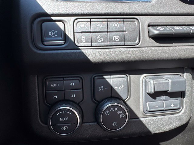 Used 2023 Chevrolet Tahoe High Country AWD/4WD image 27