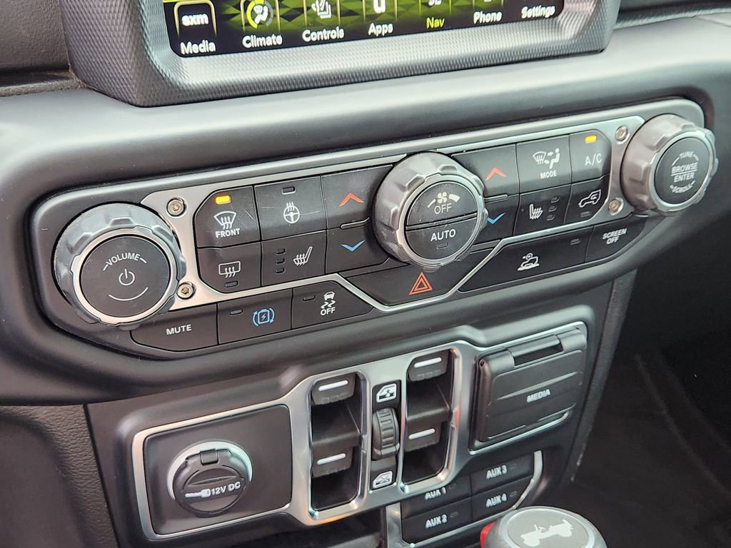 Used 2023 Jeep Wrangler Unlimited Sahara w/ Cold Weather Group AWD/4WD image 10