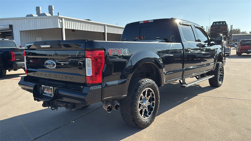 Used 2017 Ford F250 Lariat w/ FX4 Off-Road Package image 7