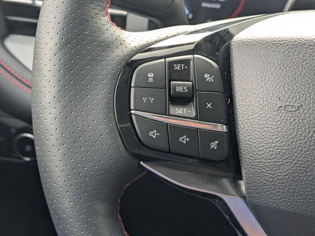 Used 2025 Ford Explorer ST-Line w/ ST-Line Street Pack image 16