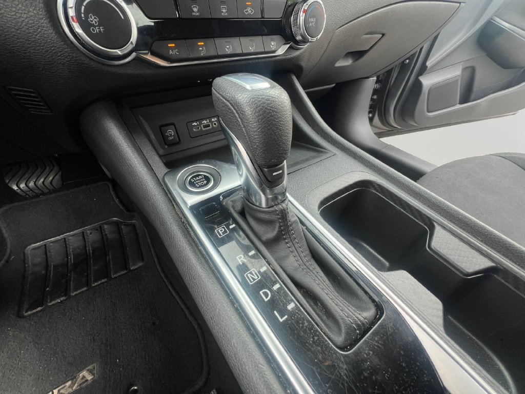 Used 2024 Nissan Sentra SV FWD image 18