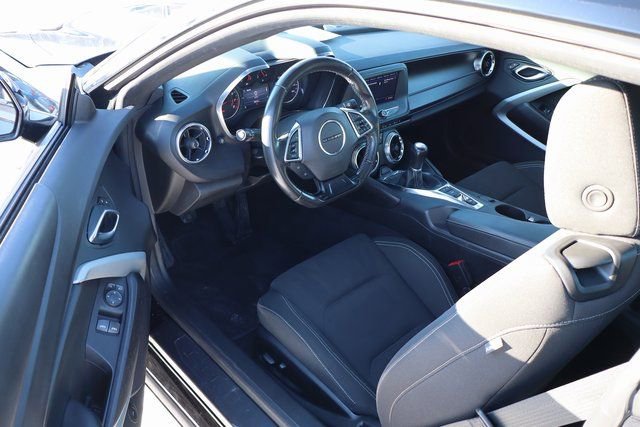 Used 2020 Chevrolet Camaro LT image 10