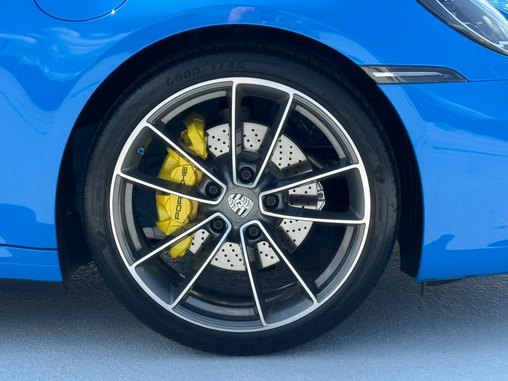 Used 2022 Porsche 911 Carrera w/ Premium Package RWD image 37