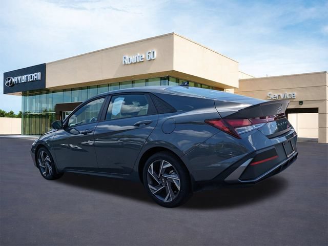 Used 2025 Hyundai Elantra Sport FWD image 6