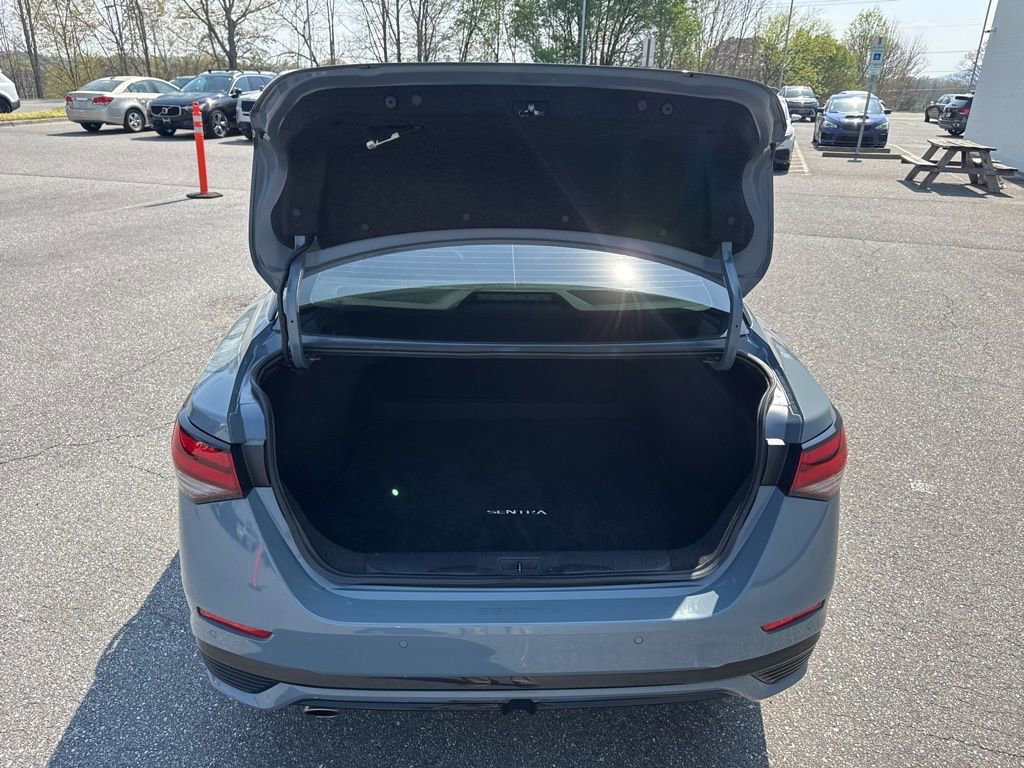 Used 2024 Nissan Sentra SR w/ SR Premium Package image 10
