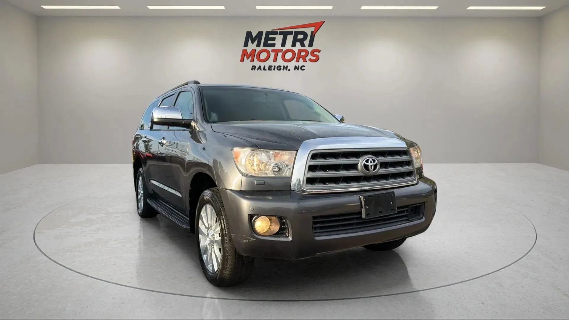Used 2016 Toyota Sequoia Platinum image 3