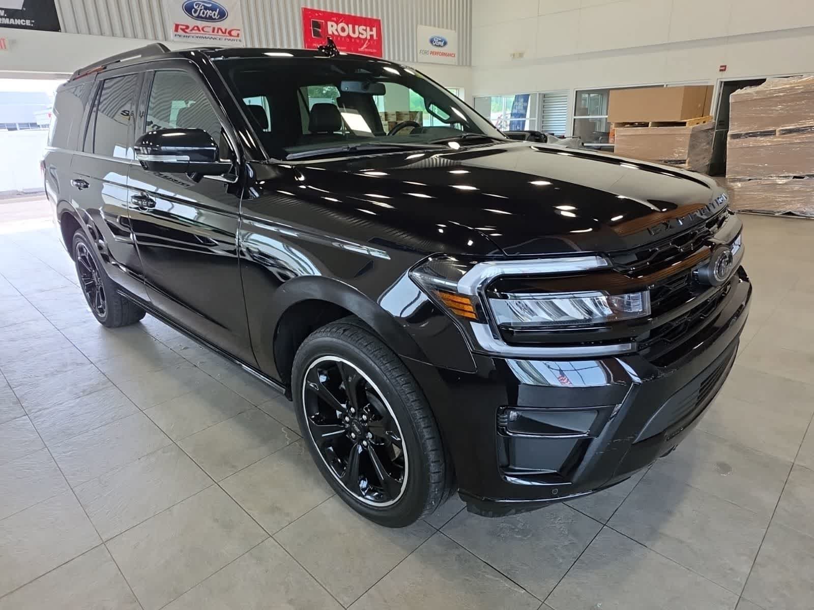 Used 2023 Ford Expedition Limited AWD/4WD image 5