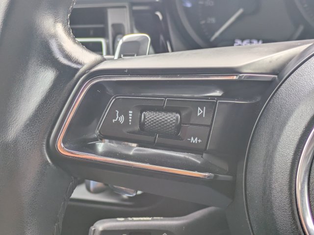 Used 2023 Porsche Macan AWD/4WD image 25