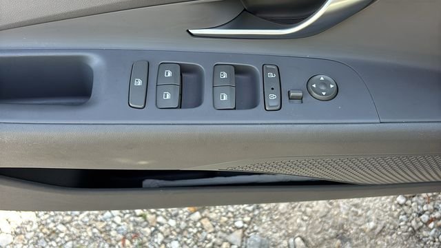 Used 2021 Hyundai Elantra SEL FWD image 9