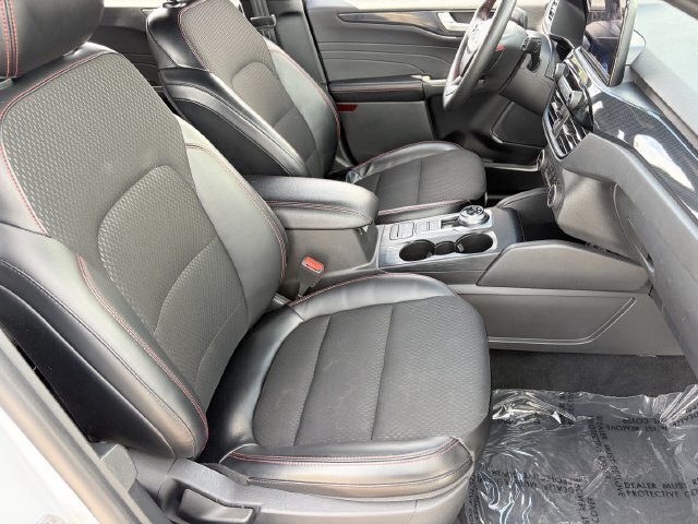 Used 2025 Ford Escape ST-Line Select AWD/4WD image 11