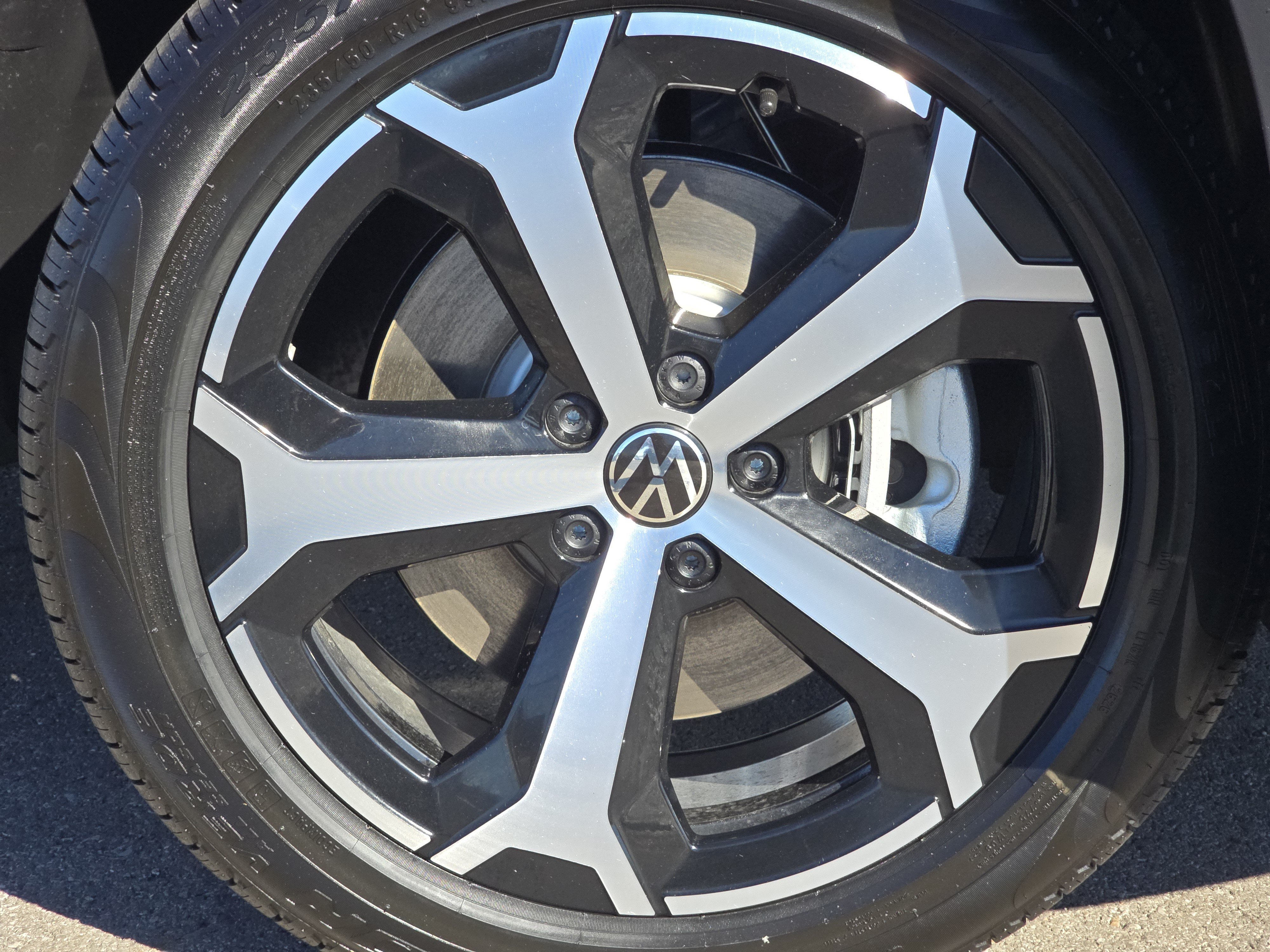 New 2026 Volkswagen Tiguan SE AWD/4WD image 15