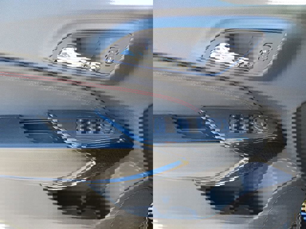 New 2026 Chevrolet Trax RS w/ Driver Confidence Package image 21