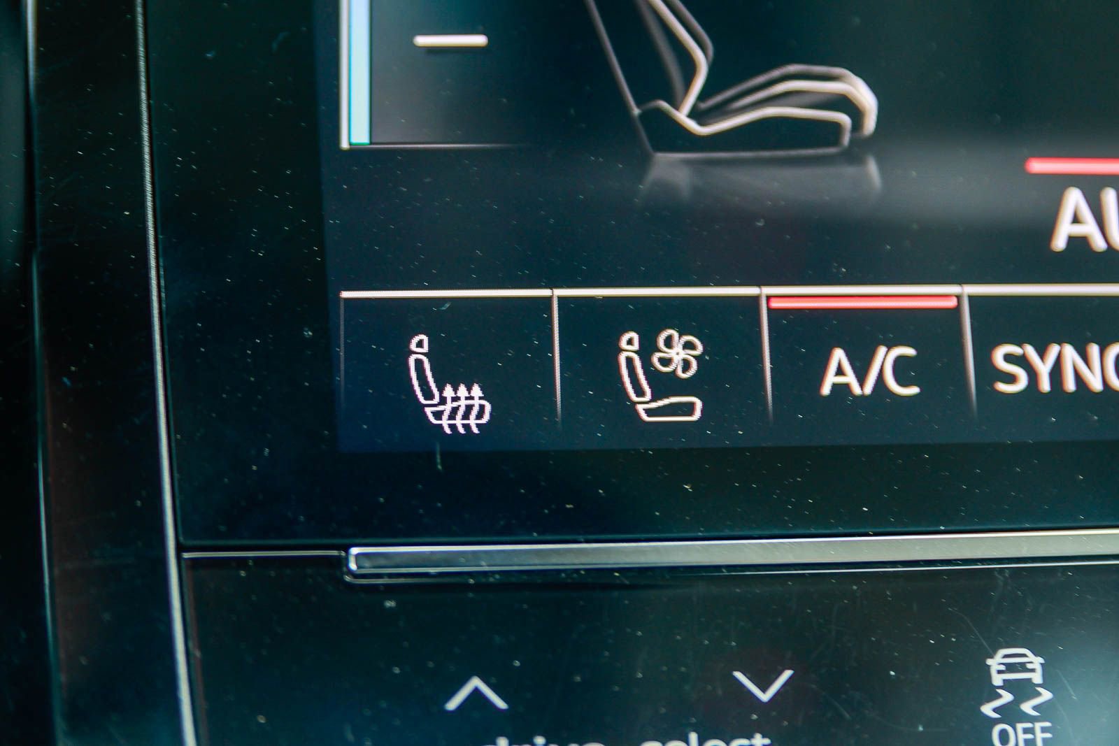 Used 2024 Audi Q8 e-tron Premium Plus image 28