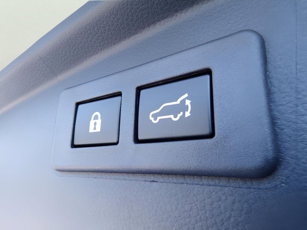 Certified 2025 Subaru Outback Premium AWD/4WD image 13