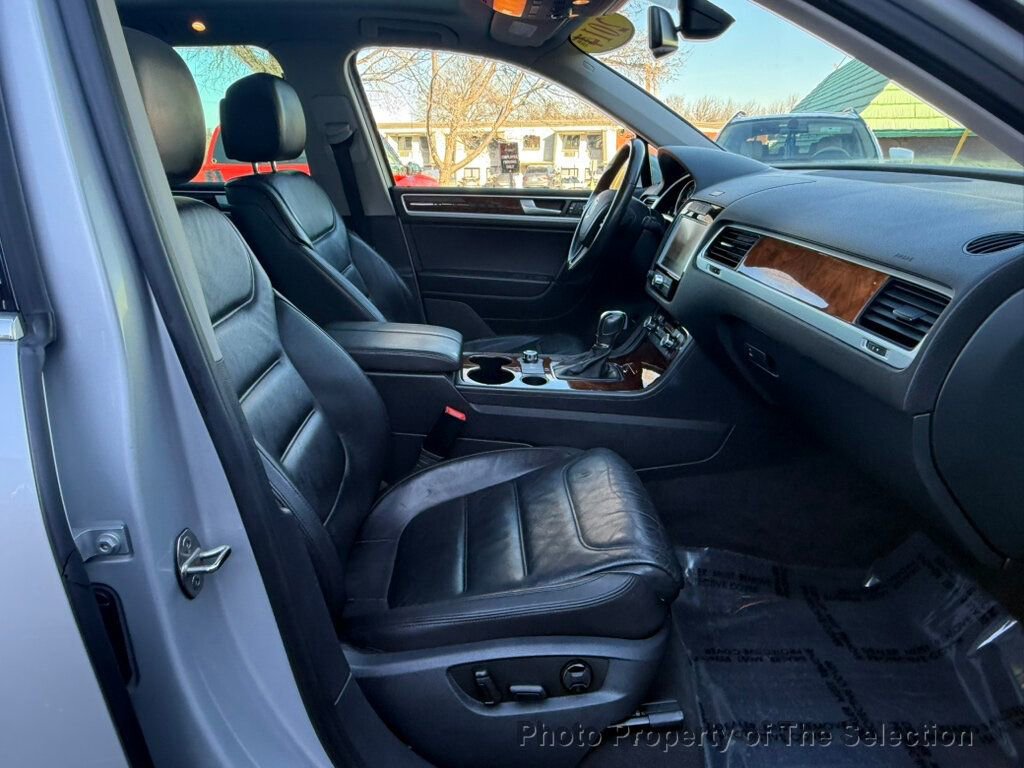 Used 2014 Volkswagen Touareg TDI image 39