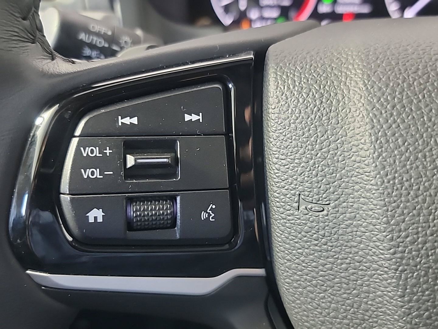 Certified 2025 Honda Odyssey EX-L image 30