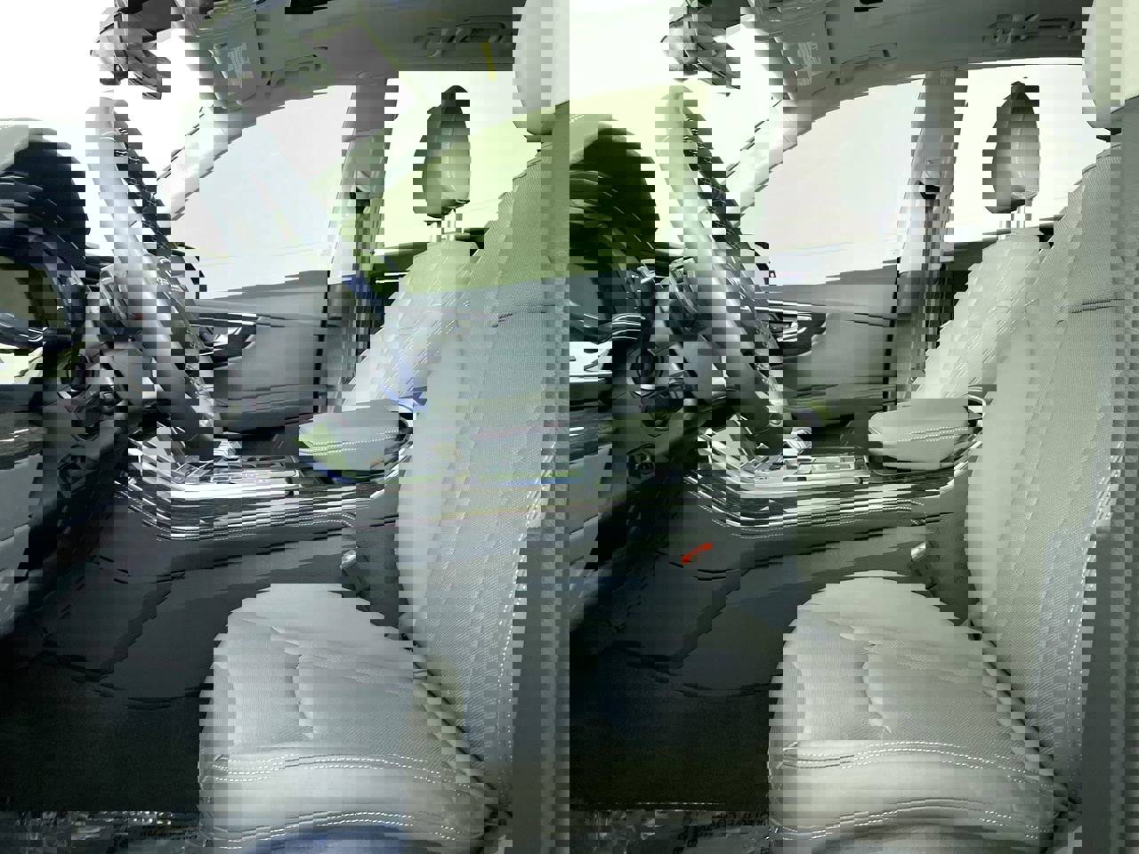 Used 2025 Audi Q8 Premium Plus w/ Premium Plus Package image 2