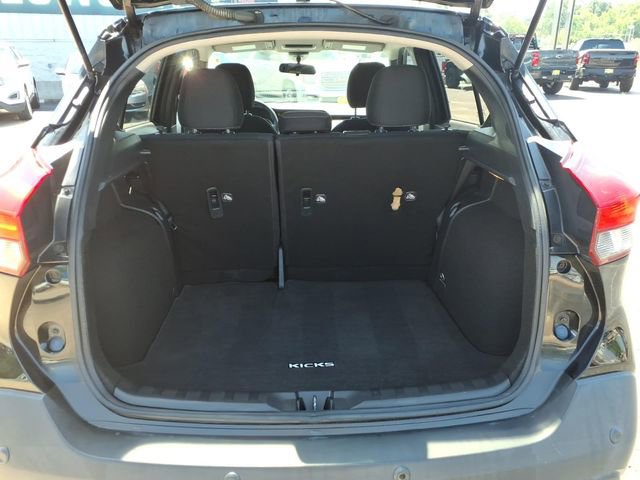 Used 2020 Nissan Kicks S FWD image 12