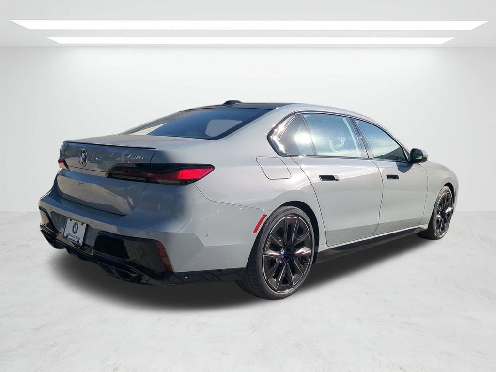 New 2026 BMW 760i xDrive w/ Premium Package image 4