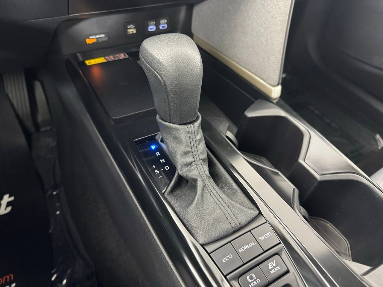Used 2025 Toyota Camry LE FWD image 24