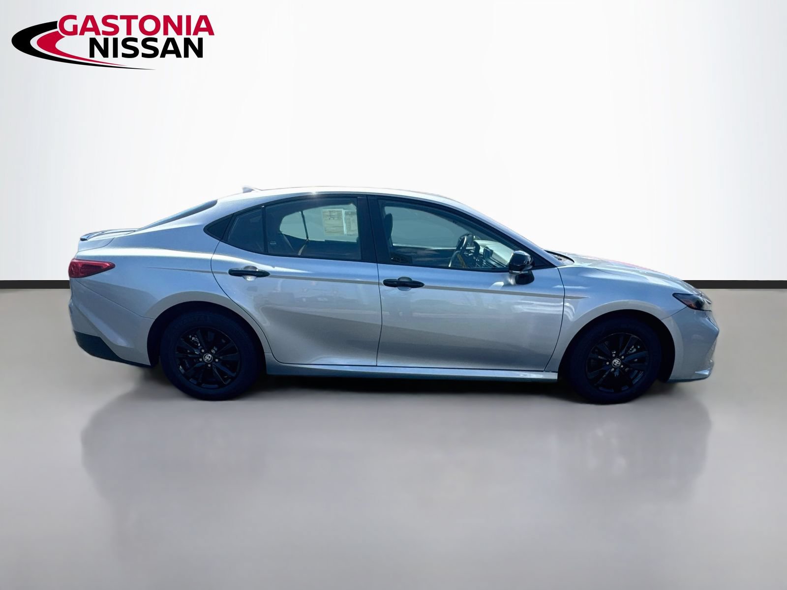Used 2025 Toyota Camry LE FWD image 10