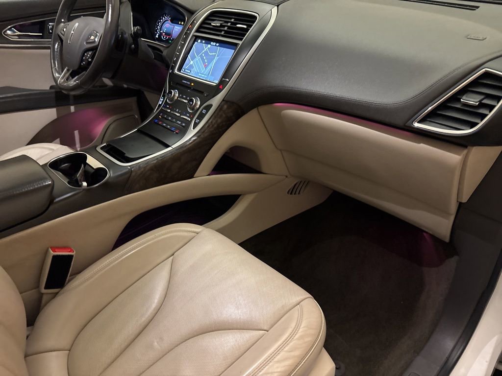 Used 2016 Lincoln MKX Reserve w/ Climate Package image 26