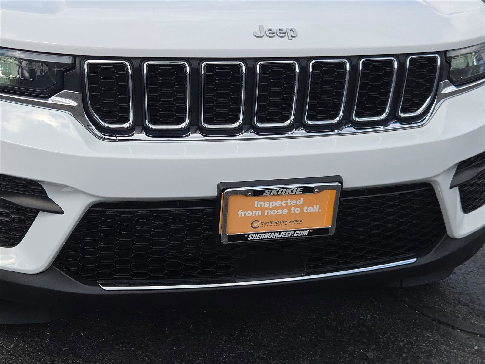 Certified 2024 Jeep Grand Cherokee Laredo X image 7