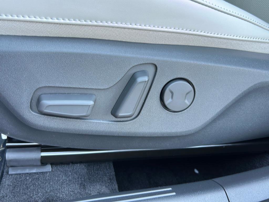 New 2025 Kia Niro EX image 18