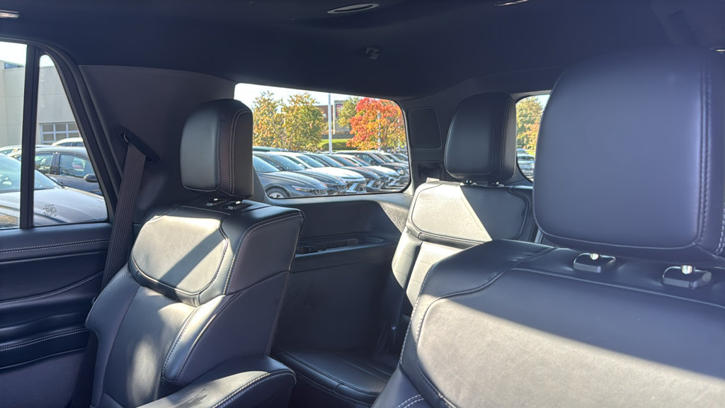 Used 2025 Ford Expedition Platinum w/ Stealth Appearance Package AWD/4WD image 29